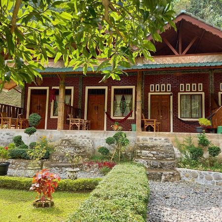 Sahnan Guest House Букит-Лаванг Экстерьер фото